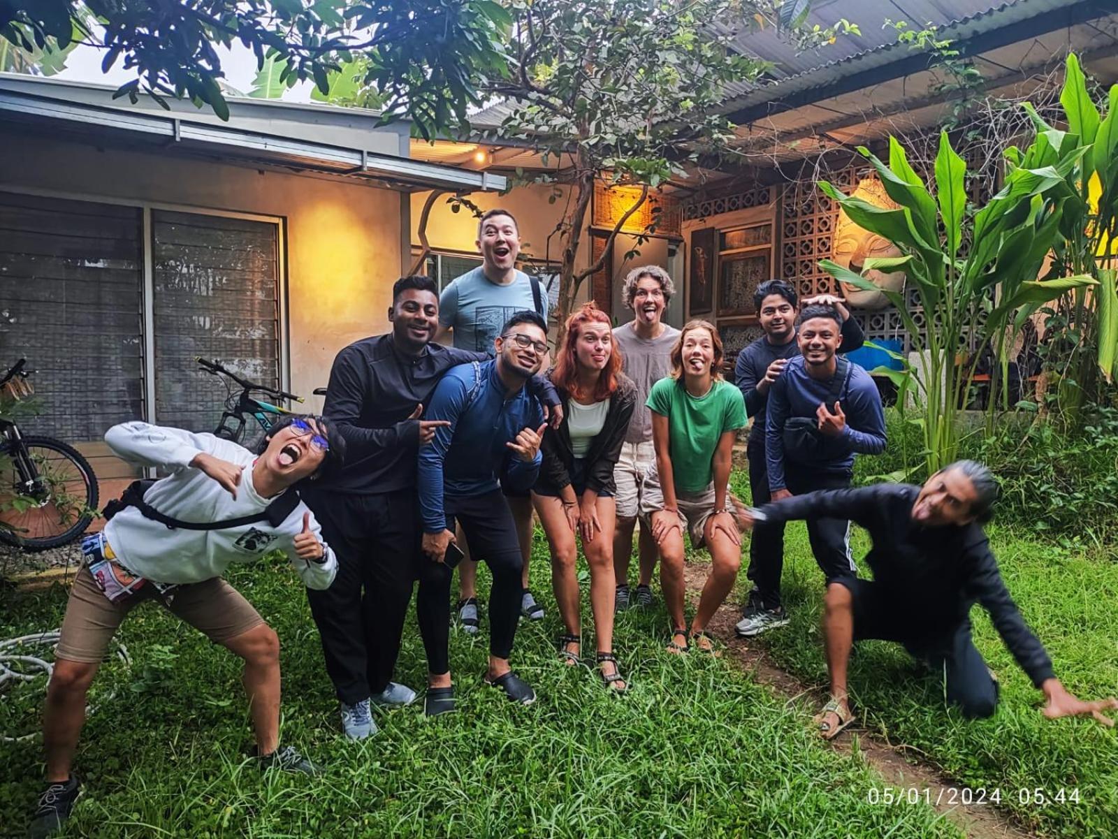 Condro Wulan Hostel Malang Buitenkant foto